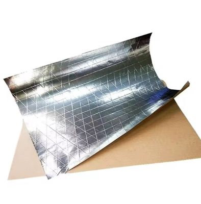 Commerciële kwaliteit folie-scrim-kraftscheiding met 95 gsm basisgewicht, 7 um folie dikte en 60 gms kraftpapier achtergrond