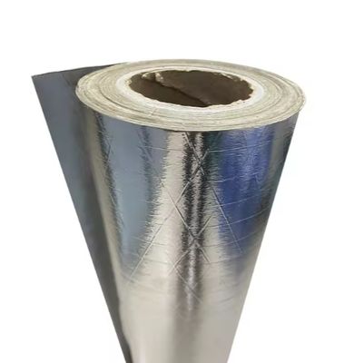 Commerciële kwaliteit folie-scrim-kraftscheiding met 95 gsm basisgewicht, 7 um folie dikte en 60 gms kraftpapier achtergrond